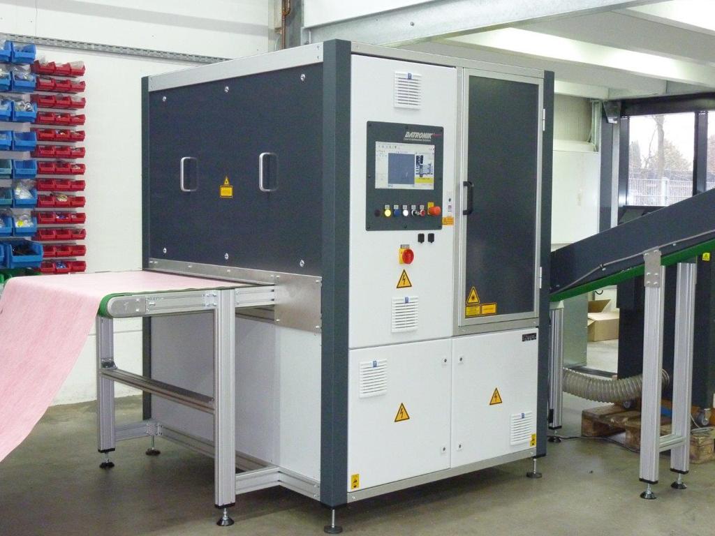 CO2-Laser Vliesbahn-Schneidanlage